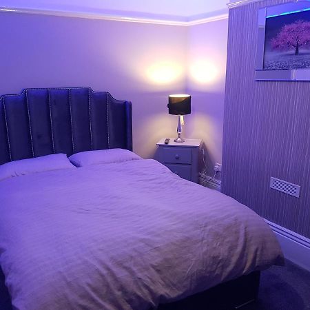 Highfields Living - All Rooms Ensuite- Free Wifi- Free Local Parking 谢菲尔德 外观 照片