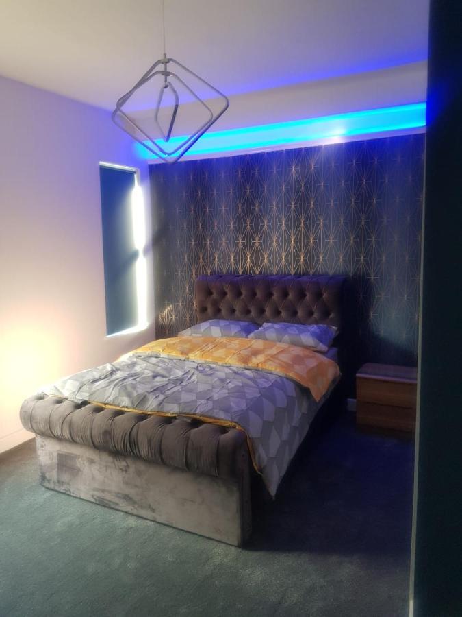 Highfields Living - All Rooms Ensuite- Free Wifi- Free Local Parking 谢菲尔德 外观 照片