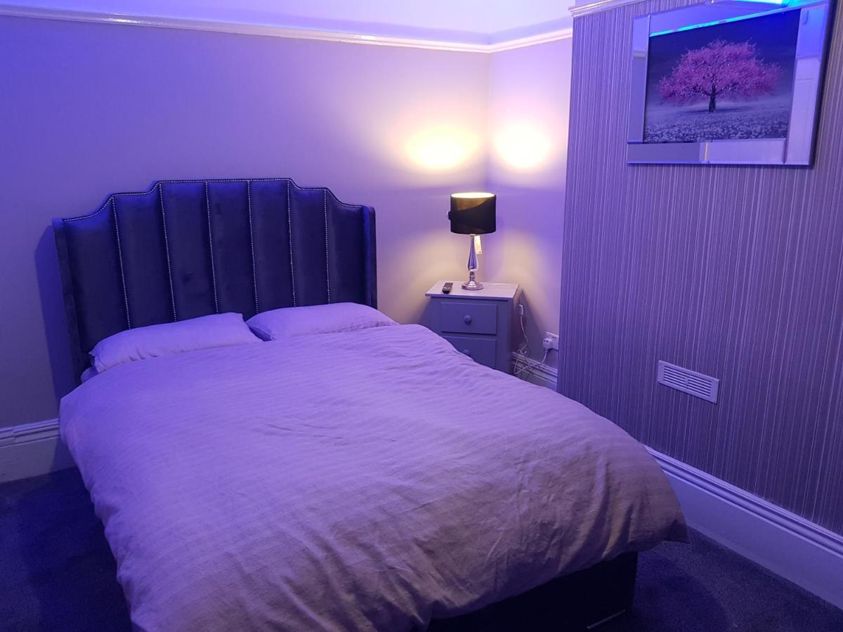 Highfields Living - All Rooms Ensuite- Free Wifi- Free Local Parking 谢菲尔德 外观 照片
