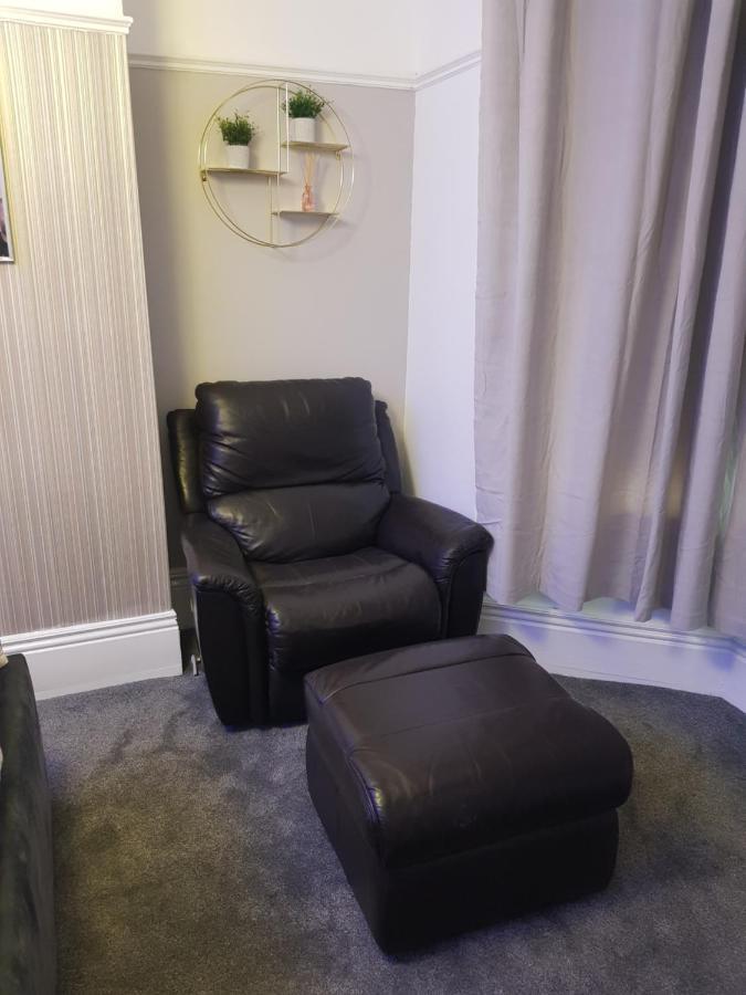 Highfields Living - All Rooms Ensuite- Free Wifi- Free Local Parking 谢菲尔德 外观 照片