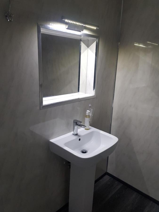 Highfields Living - All Rooms Ensuite- Free Wifi- Free Local Parking 谢菲尔德 外观 照片